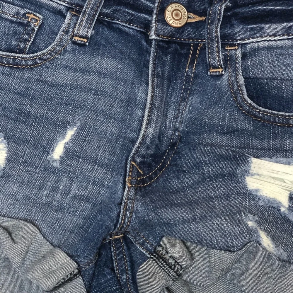 Express Low Rise Distressed Shorts - Picture 4 of 8